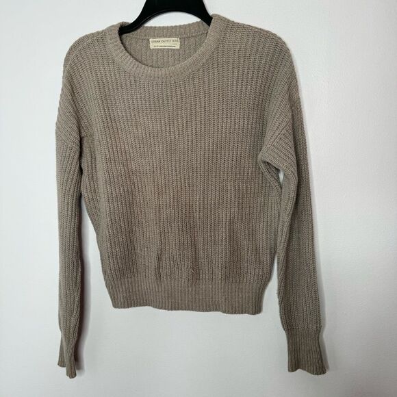 Urban Outfitters sweater size XS - Picture 1 of 6